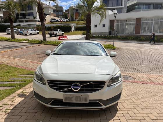 VOLVO S60 2.0 T5 KINETIC 16V TURBO GASOLINA 4P AUTOMÁTICO VOLVO S60 2.0 T5 KINETIC 16V TURBO GASOLINA 4P AUTOMÁTICO